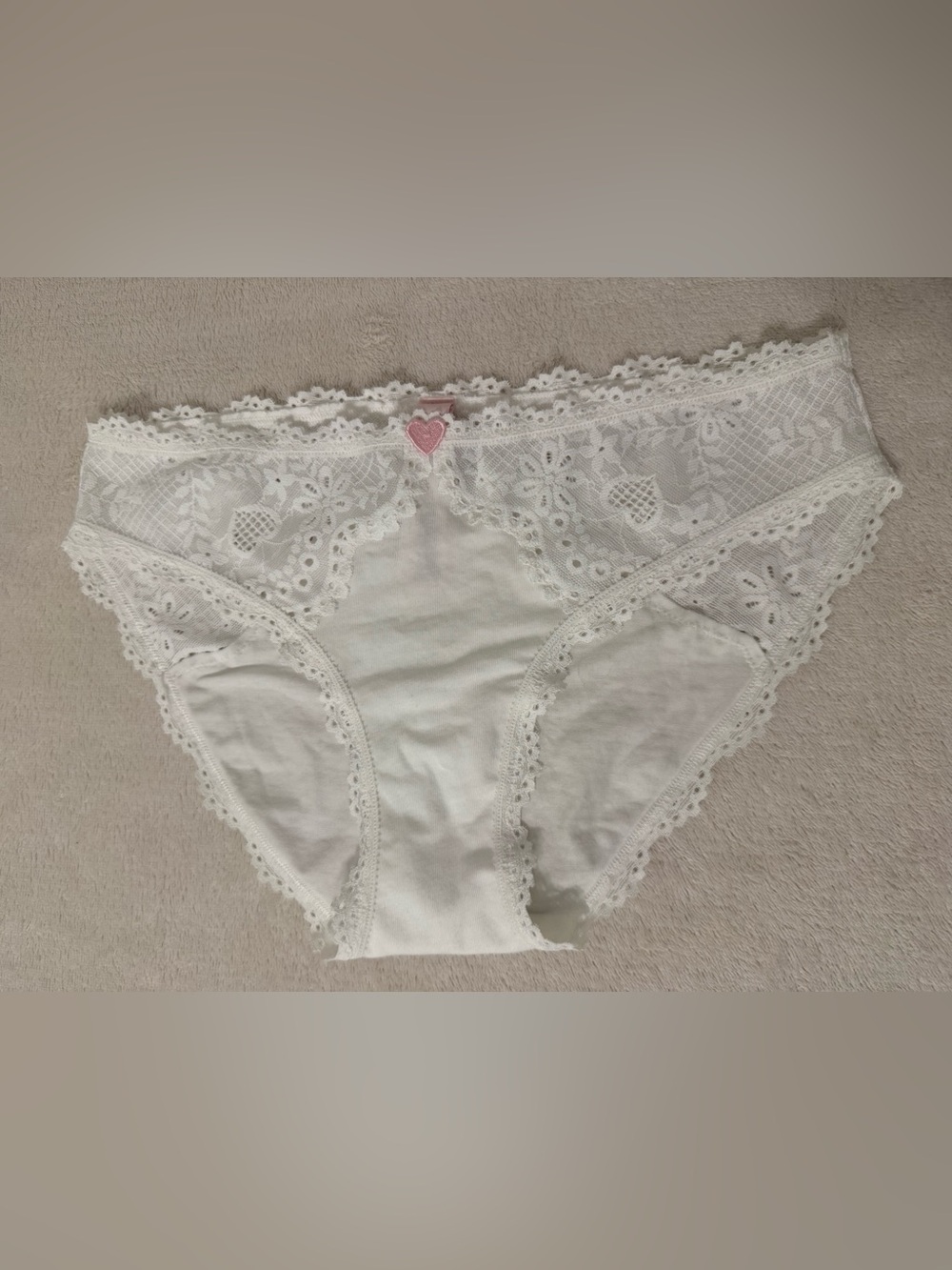 Victoria’s Secret WHITE SEXY HEART PATTERN BIKIN SZ SMALL BRAND NEW!